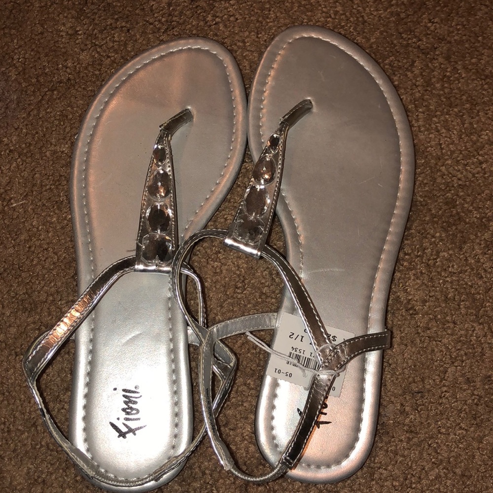 Cute Strappy Sandals!
